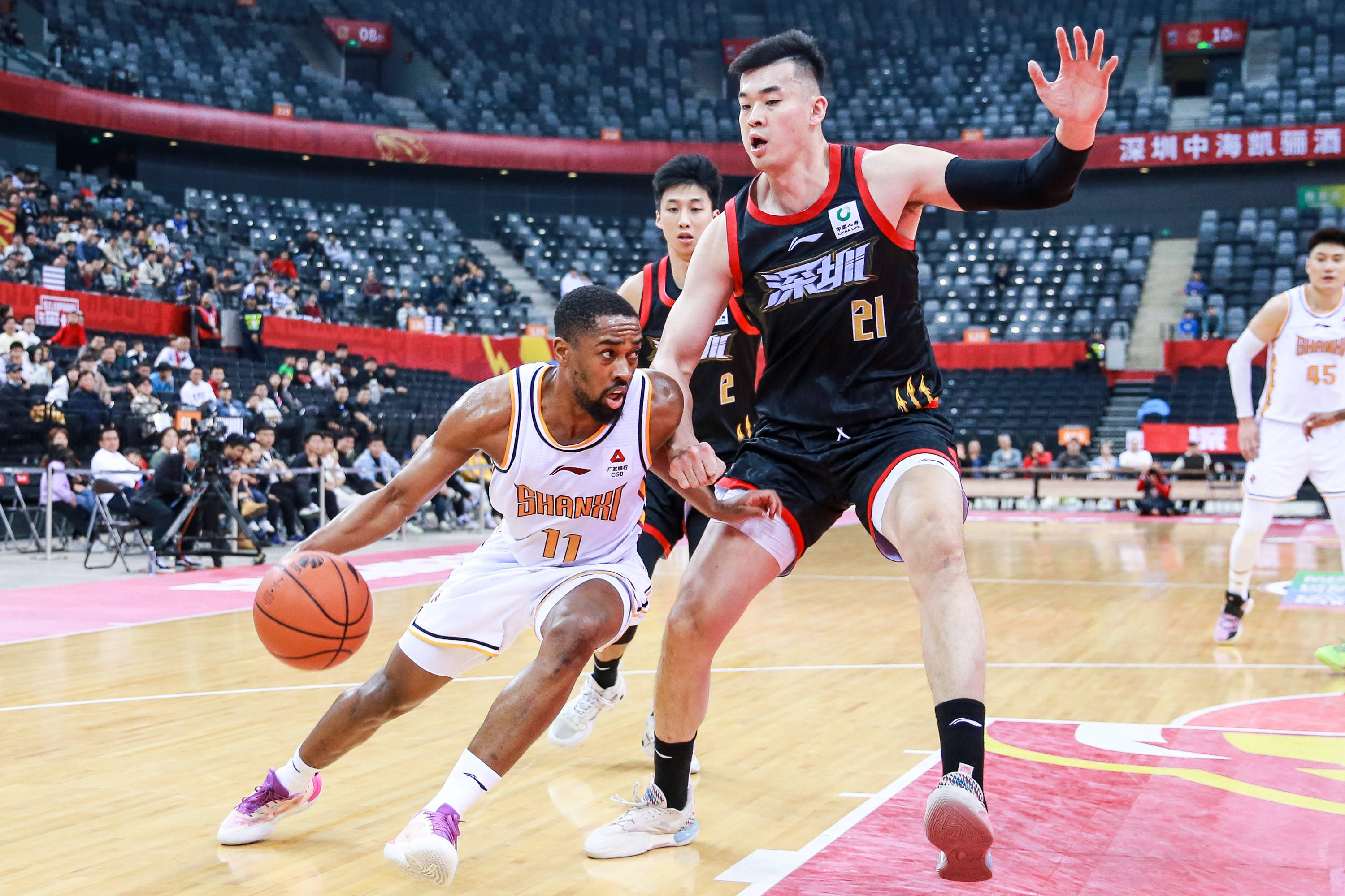 端便显露出 端便显露出